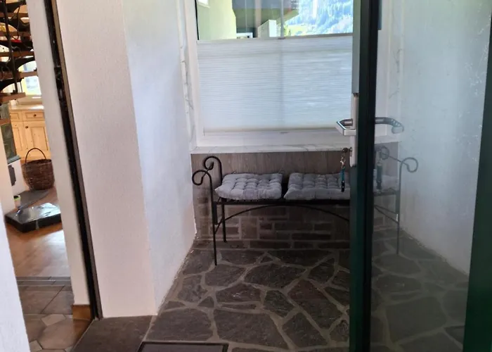 Steinmetzhaeuschen Virgen